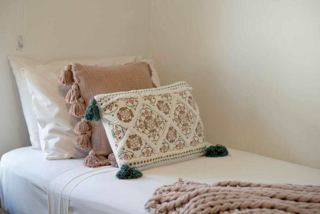 Alani - Absolute Beachfront - Sleeps up to 10