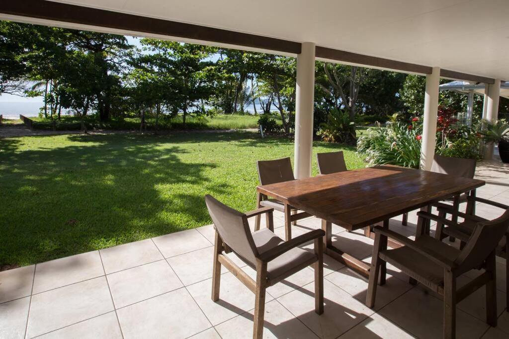 Alani - Absolute Beachfront - Sleeps up to 10