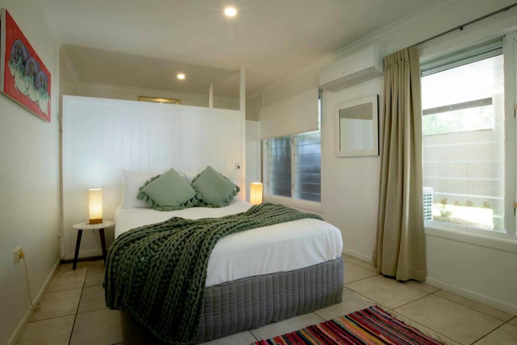 Alani - Absolute Beachfront - Sleeps up to 10