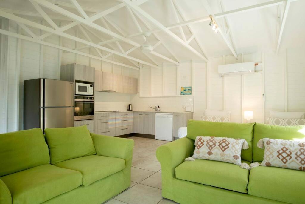 Alani - Absolute Beachfront - Sleeps up to 10