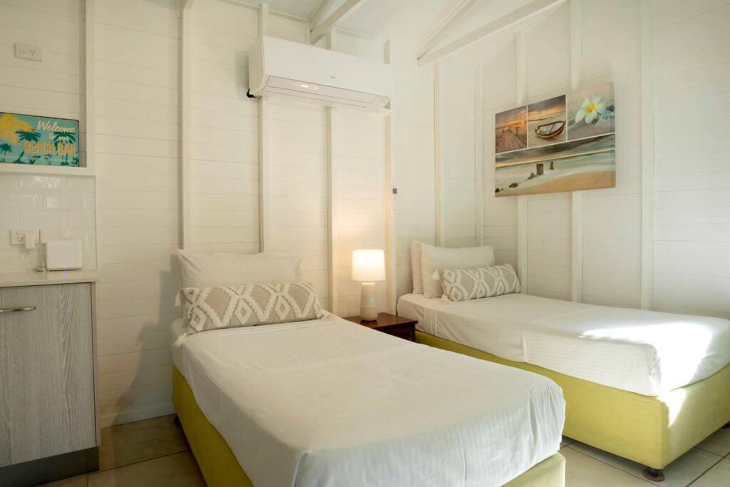 Alani - Absolute Beachfront - Sleeps up to 10
