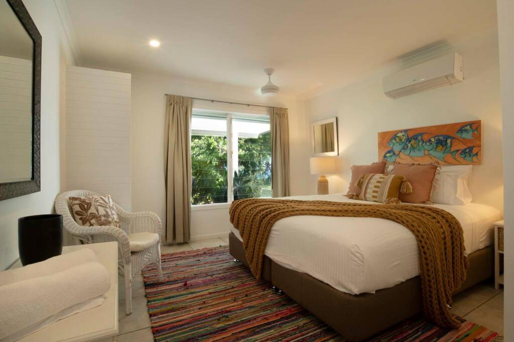 Alani - Absolute Beachfront - Sleeps up to 10