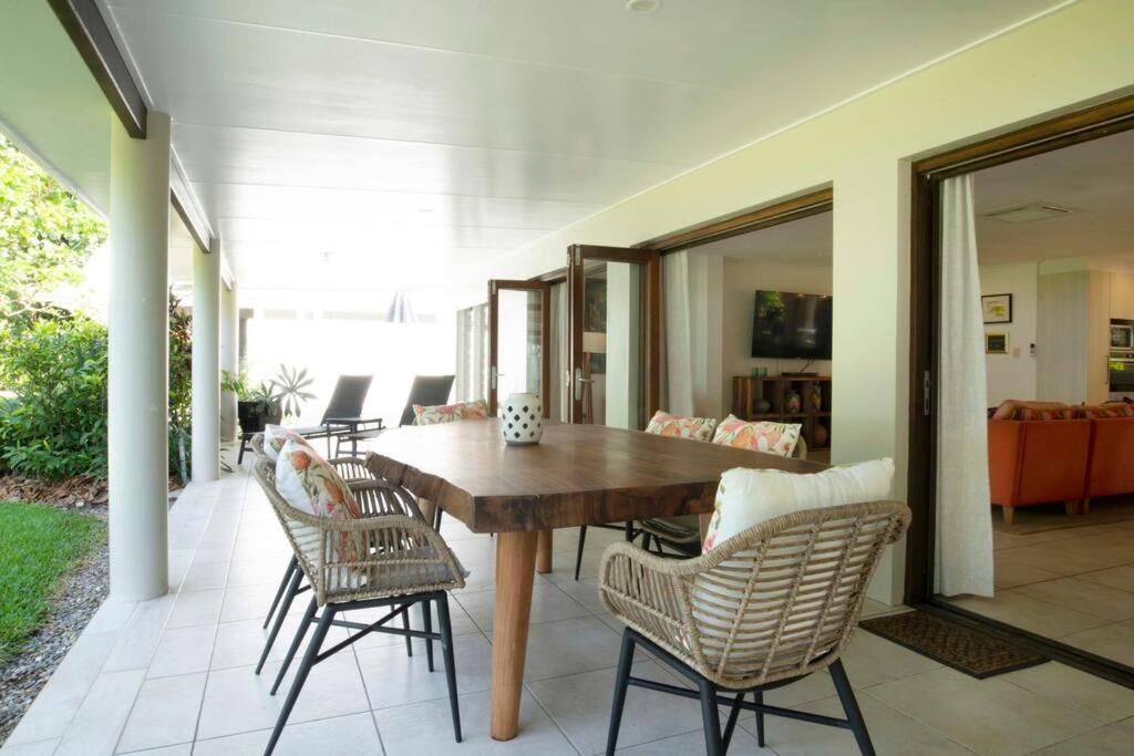 Alani - Absolute Beachfront - Sleeps up to 10