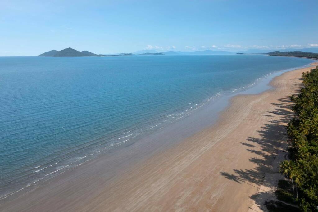 Alani - Absolute Beachfront - Sleeps up to 10