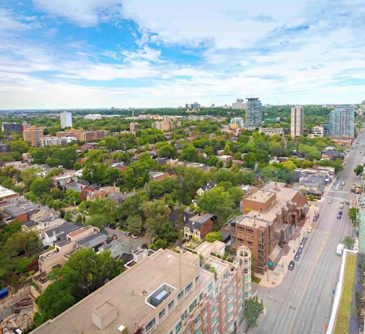 Luxury 3-Beds Apartment in Yorkville with the Best City View in Downtown Toronto