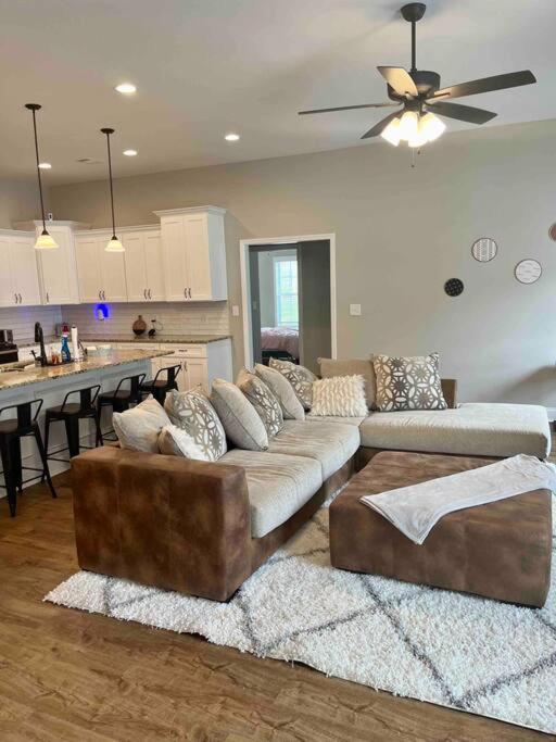 Family Friendly townhouse w/ community pool & gym view 5