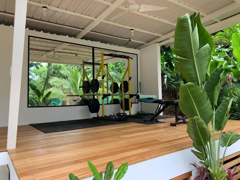 Casa Presidente (5 bed/5 bath/AC/infinity pool)