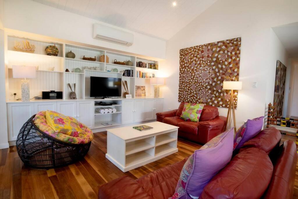 Beachfront on Mission - Absolute Beachfront