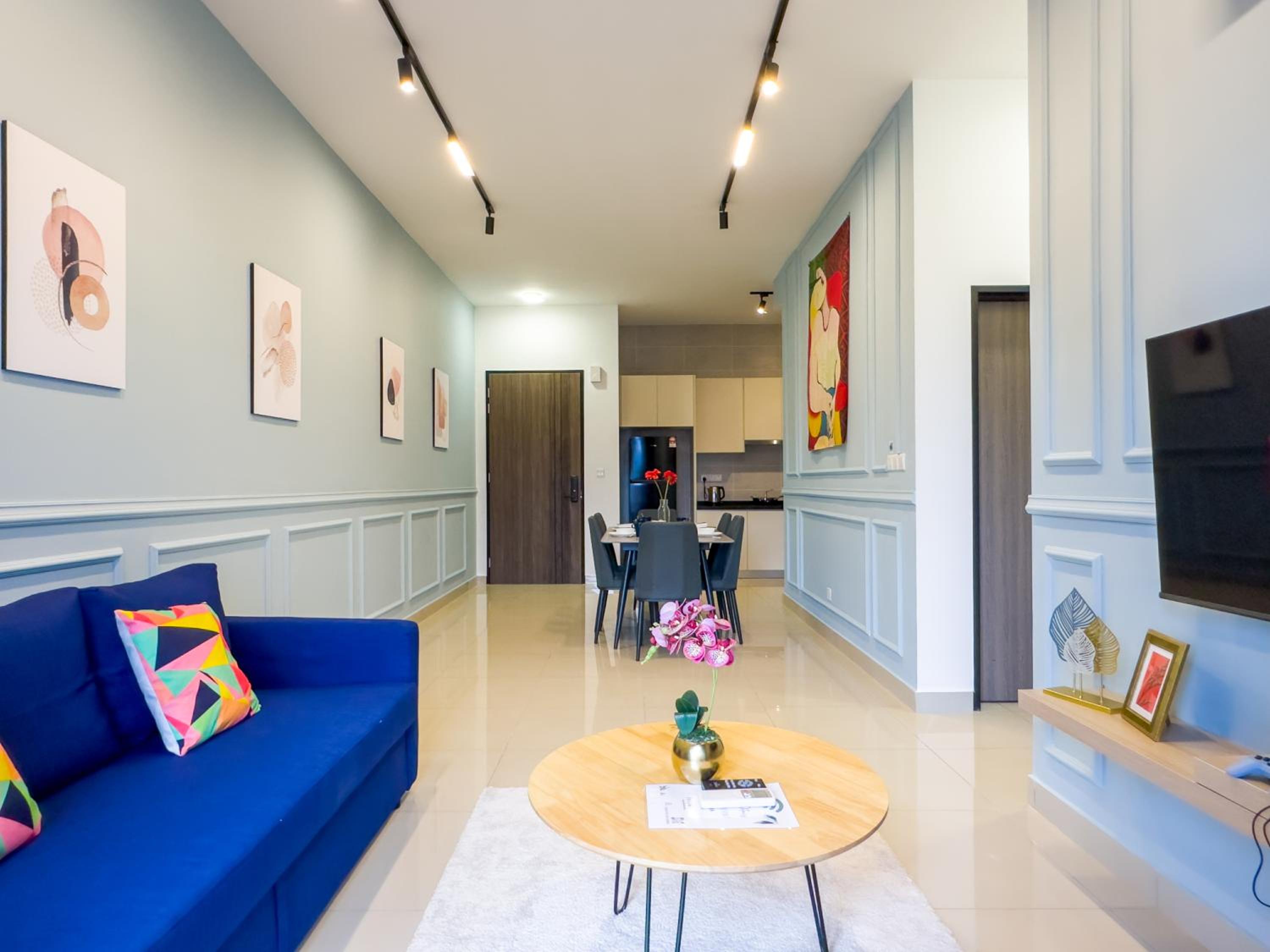 Twin Tower Residence by Nest Home【5 mins walk to CIQ】