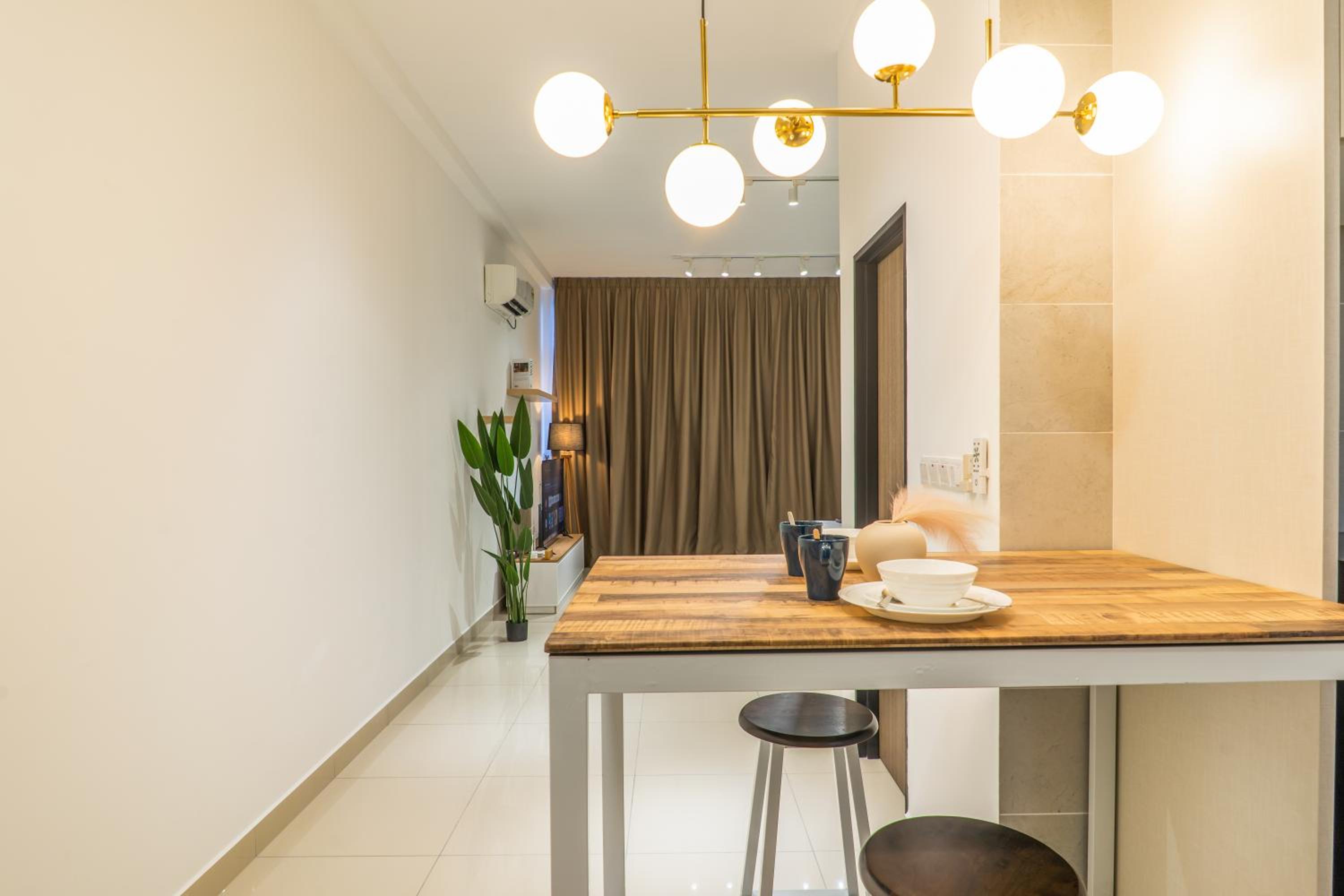 Twin Tower Residence by Nest Home【5 mins walk to CIQ】