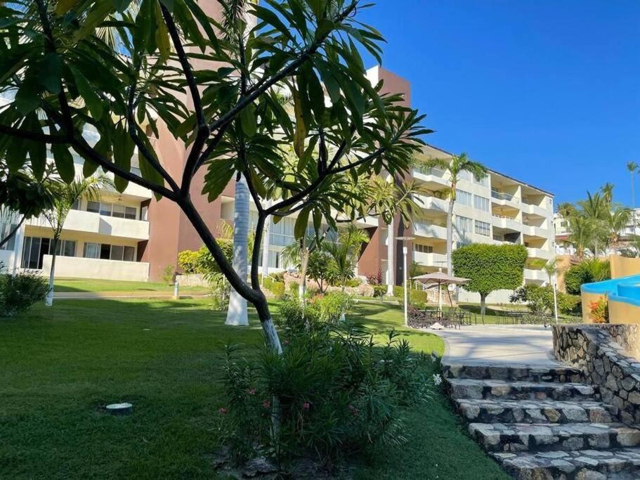 Departamento de lujo. Seguridad 24. Playa a pasos. view 3