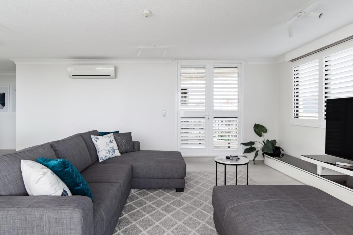 Aquarius Luxury Apartment