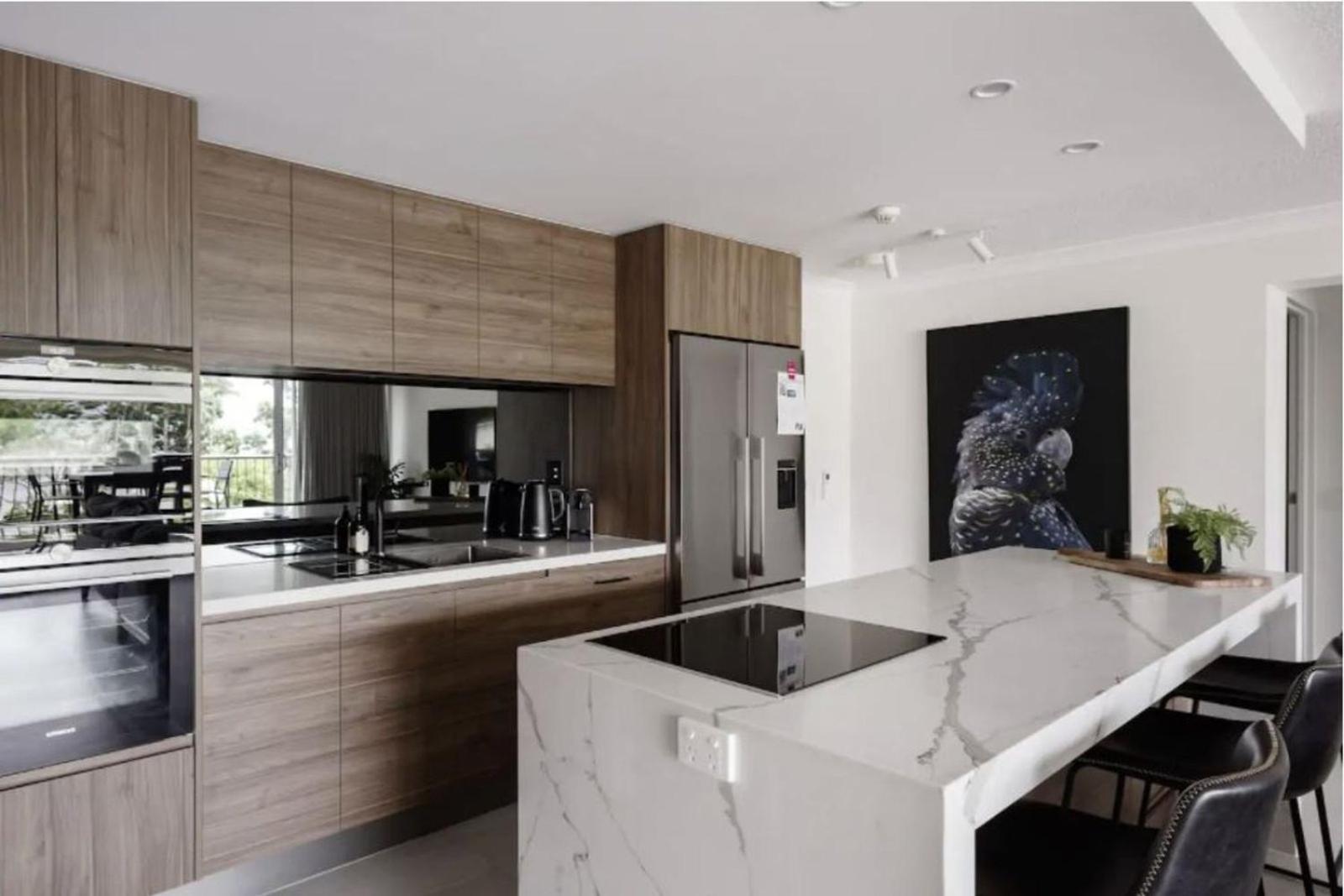 Aquarius Luxury Apartment