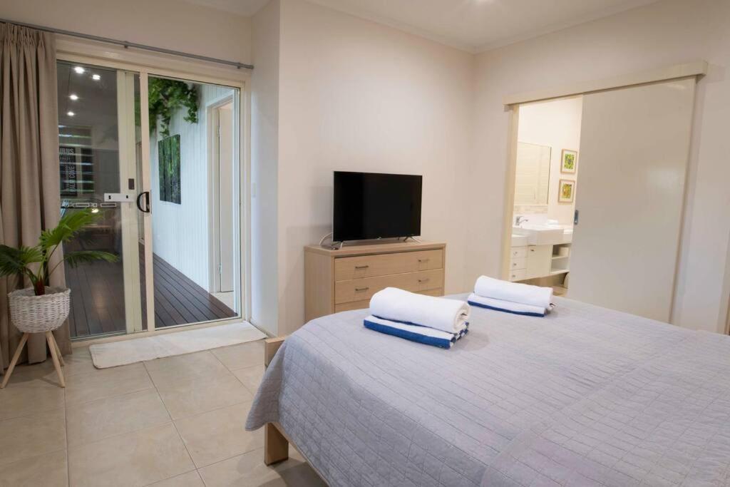 Solitaire - Tropical Style - 3 bedrooms