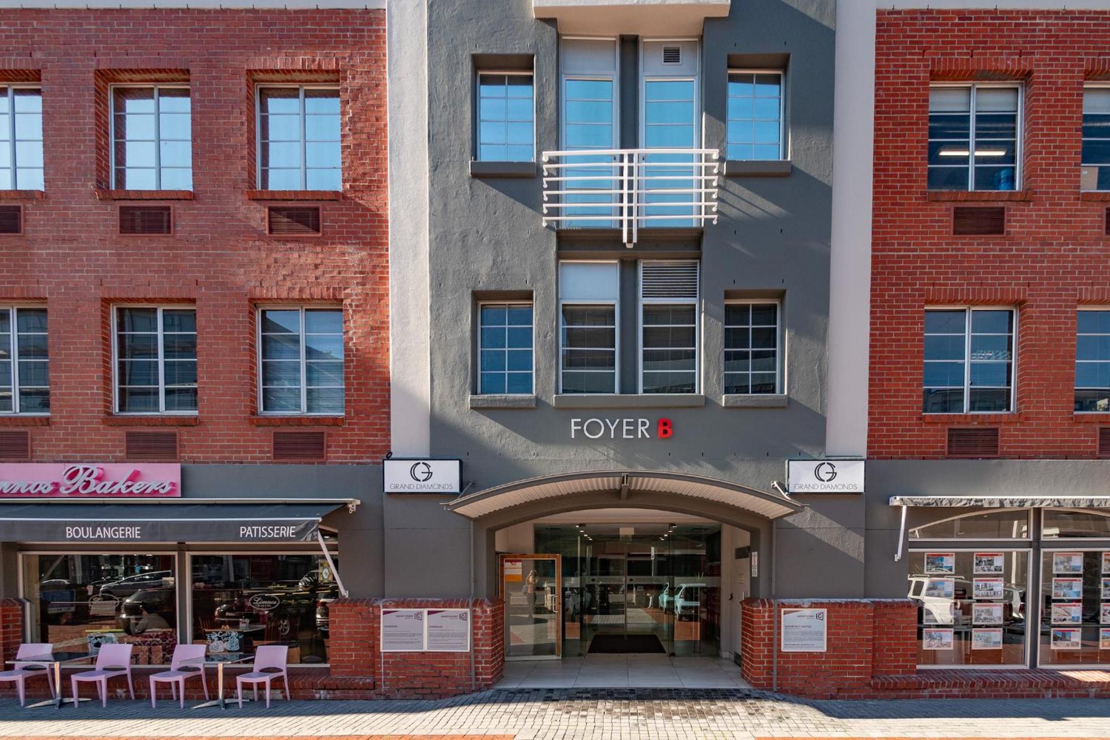 Retro Apartment in De Waterkant view 5