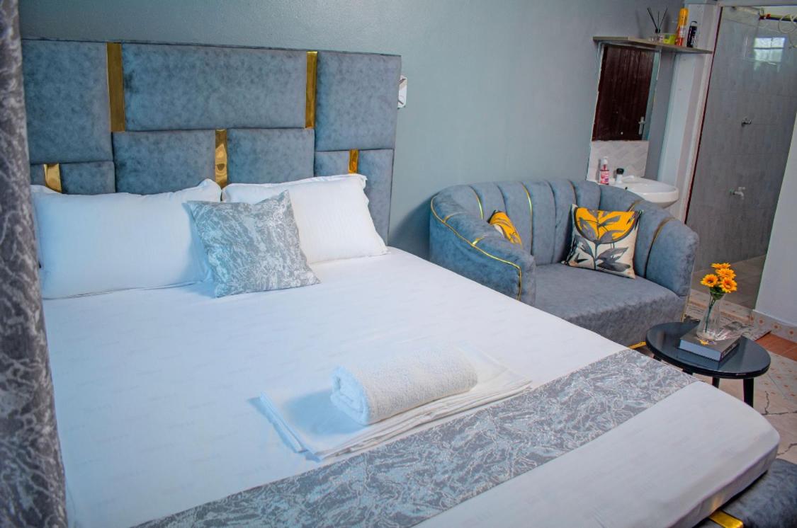 Emap Homes- Silver Studio view 5