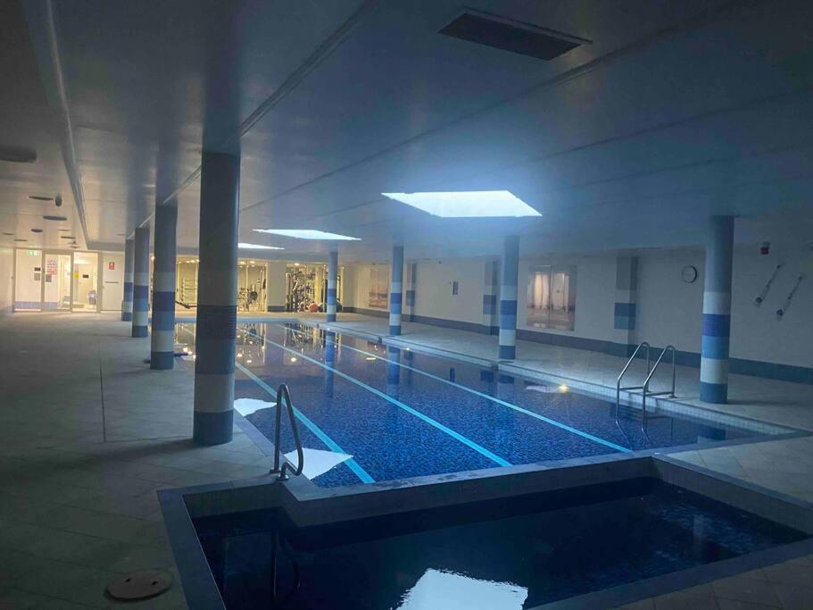 Apartment in Chiswick with Pool, sauna & Gym