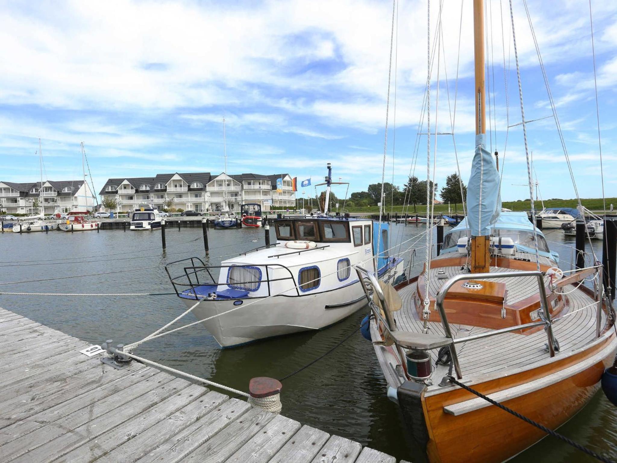 Hochwertige Ferienwohnung direkt am Hafen mit Balkon