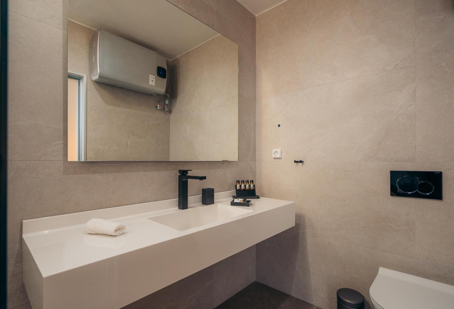 Loukia Apartments