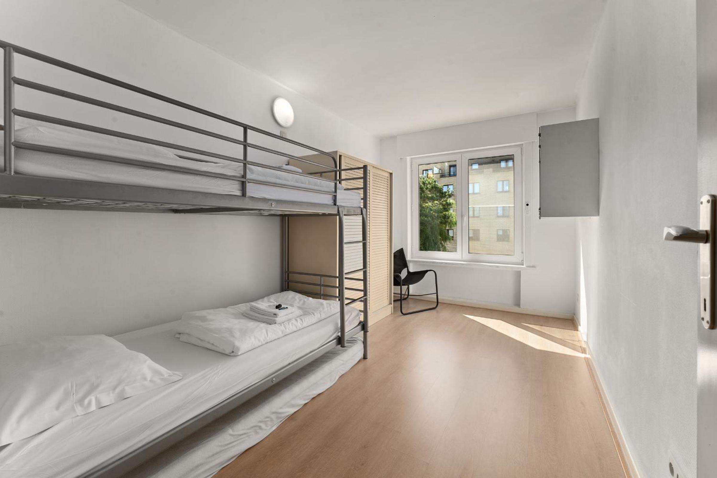 Ruime woning 10p met zonnige tuin & nabij strand