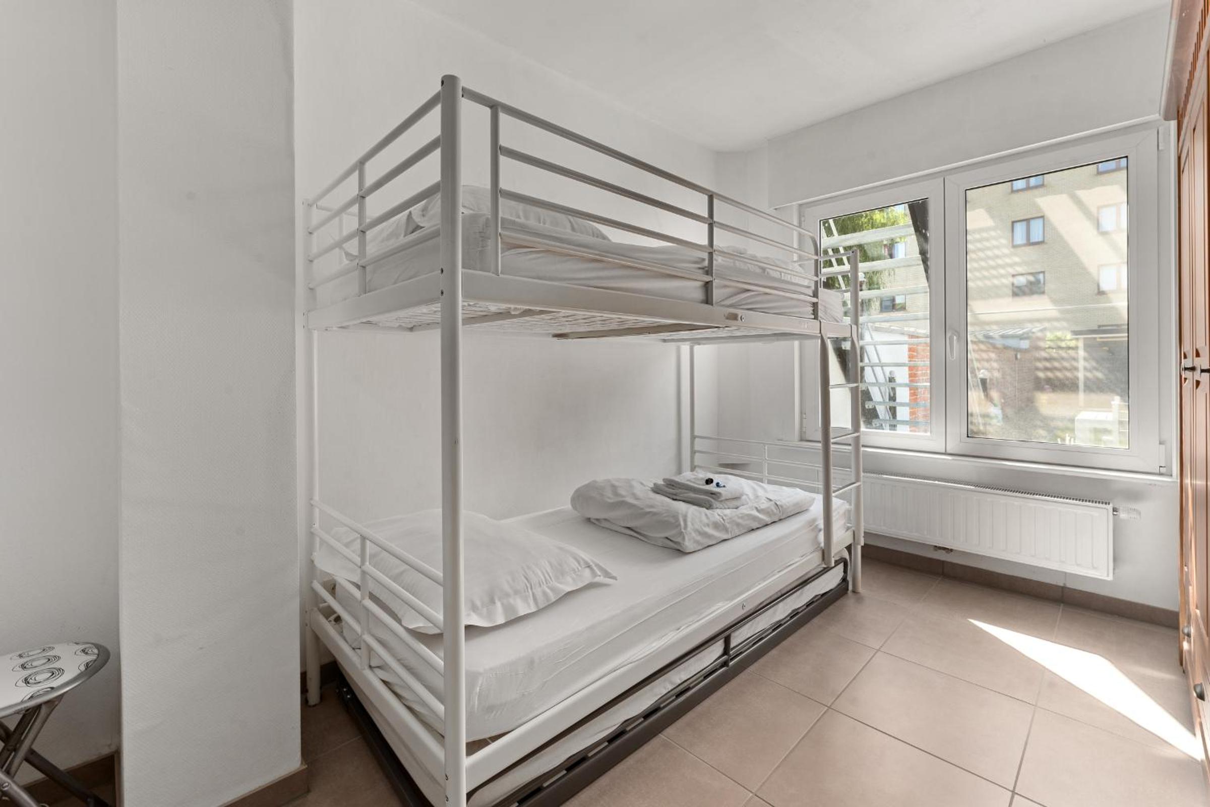 Ruime woning 10p met zonnige tuin & nabij strand
