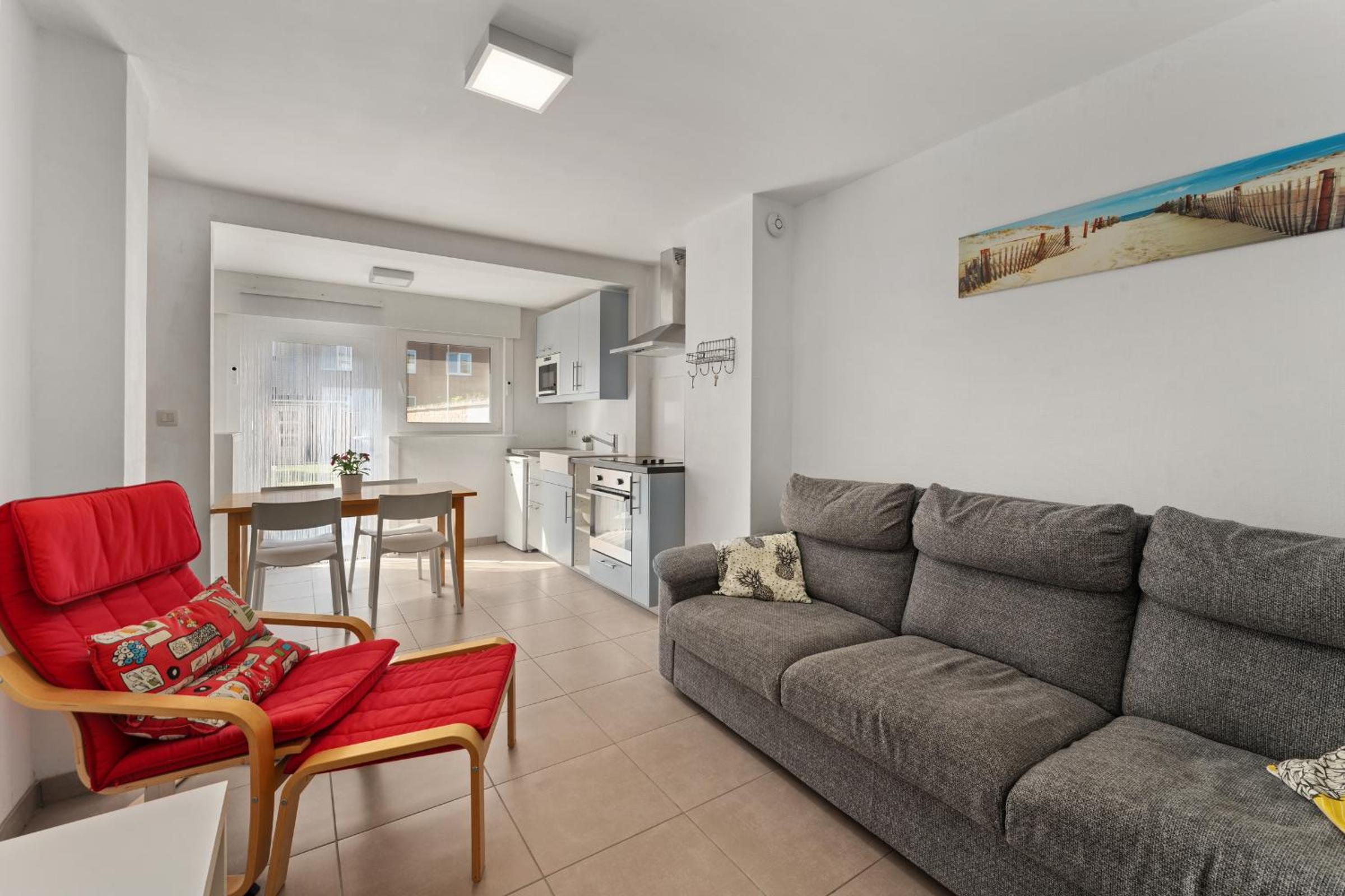 Ruime woning 10p met zonnige tuin & nabij strand