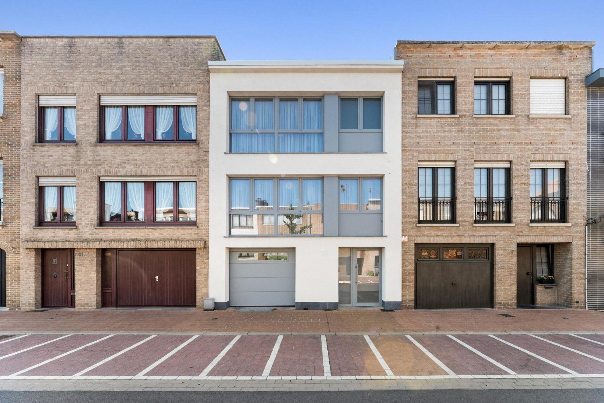 Ruime woning 10p met zonnige tuin & nabij strand
