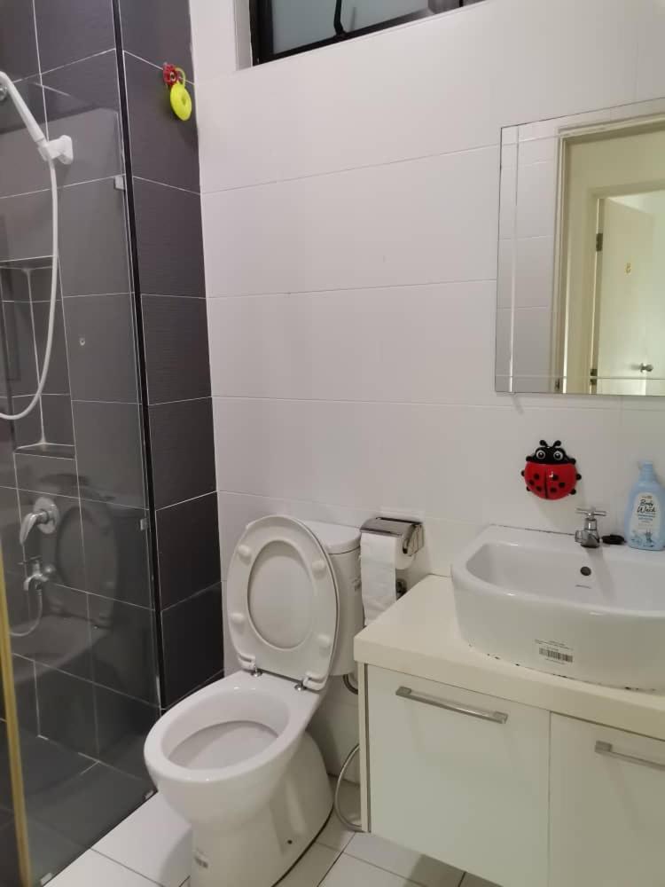 Paradigm Mall Platino Apartment 2BR 2FREE By Natol