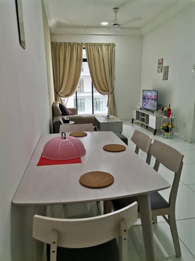 Paradigm Mall Platino Apartment 2BR 2FREE By Natol