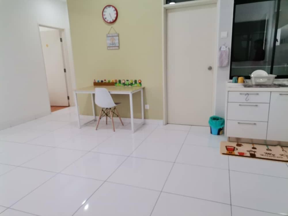 Paradigm Mall Platino Apartment 2BR 2FREE By Natol