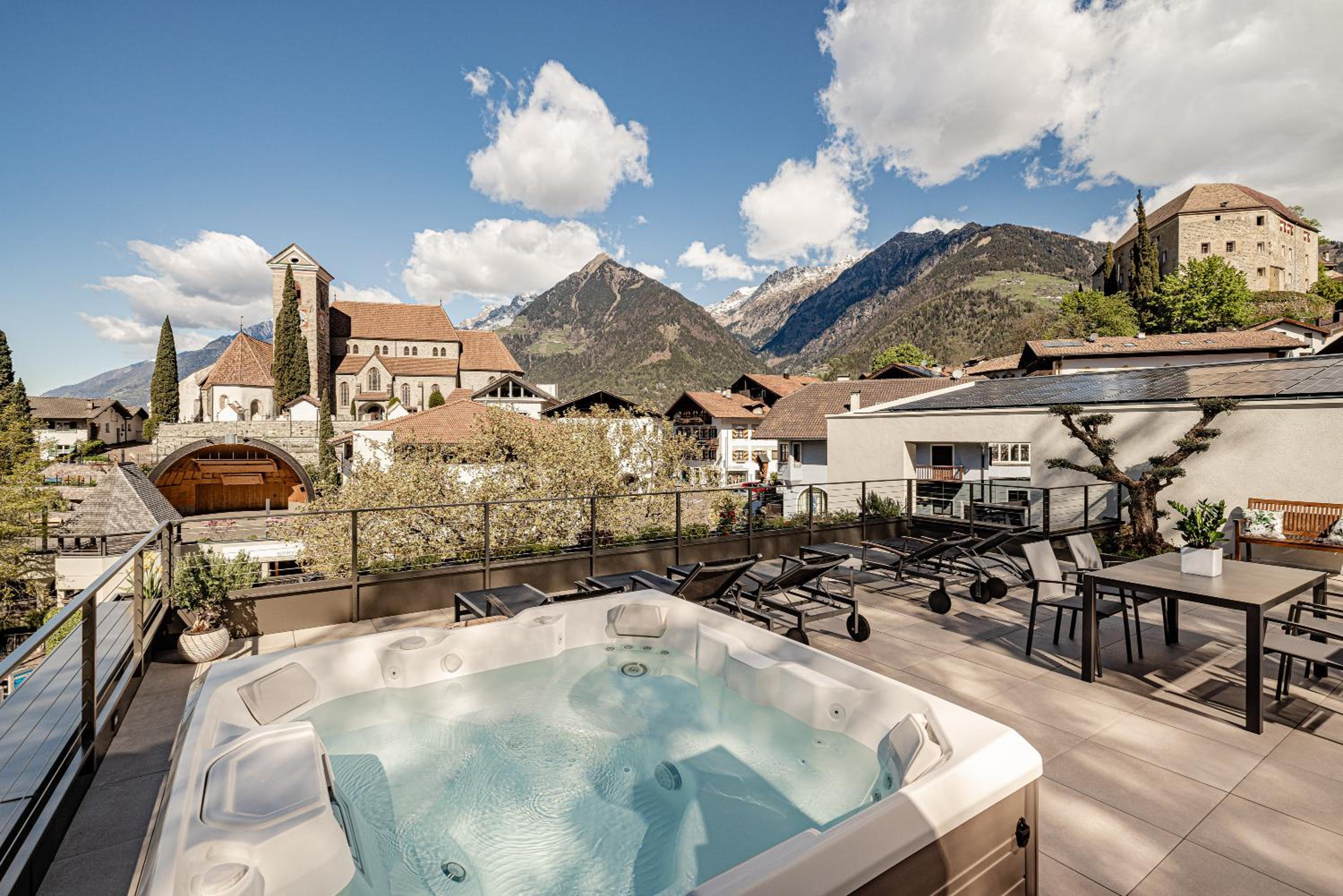 Schenna Chalet - Apt Dora view 3