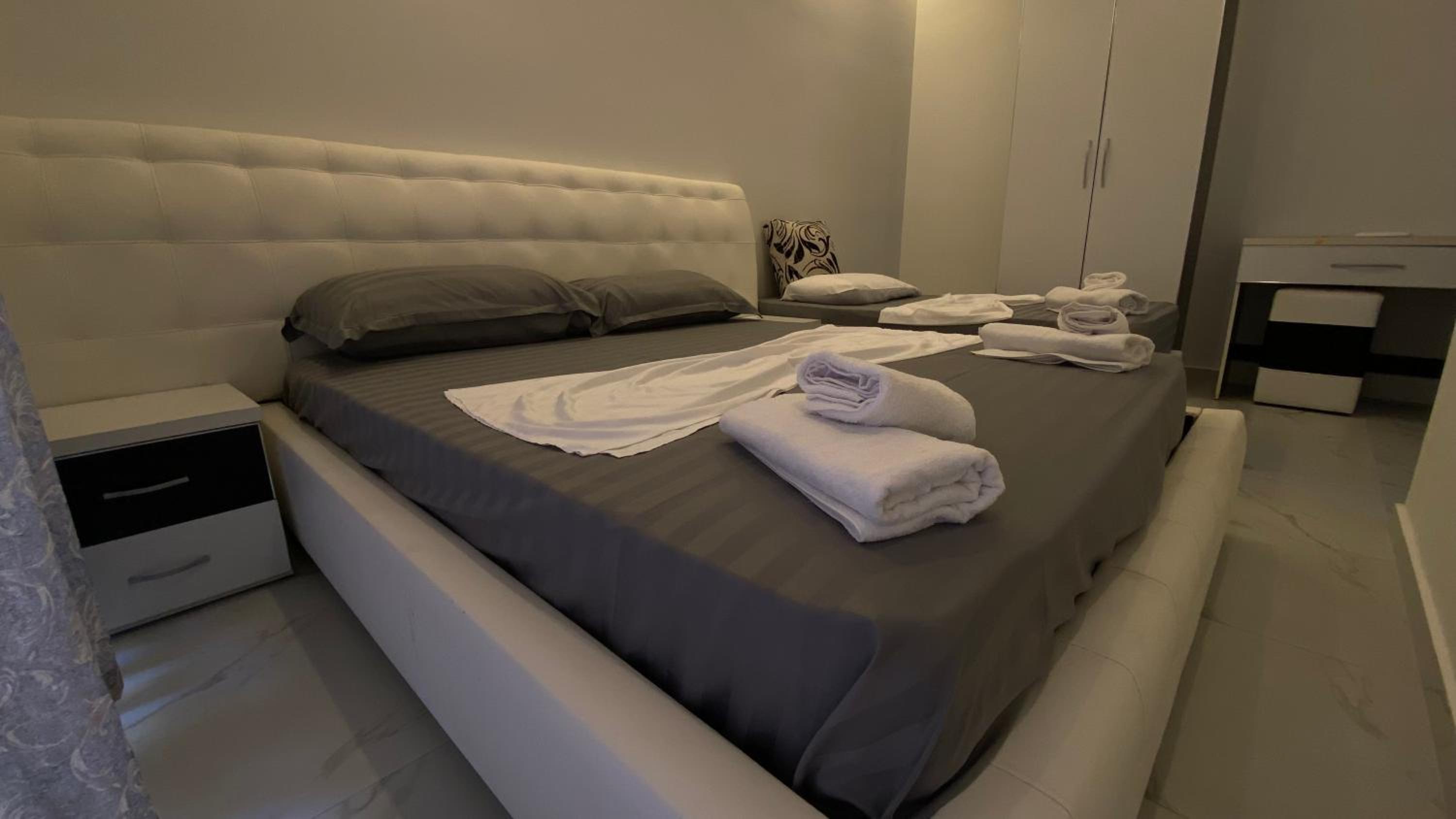 Eos ApartHotel