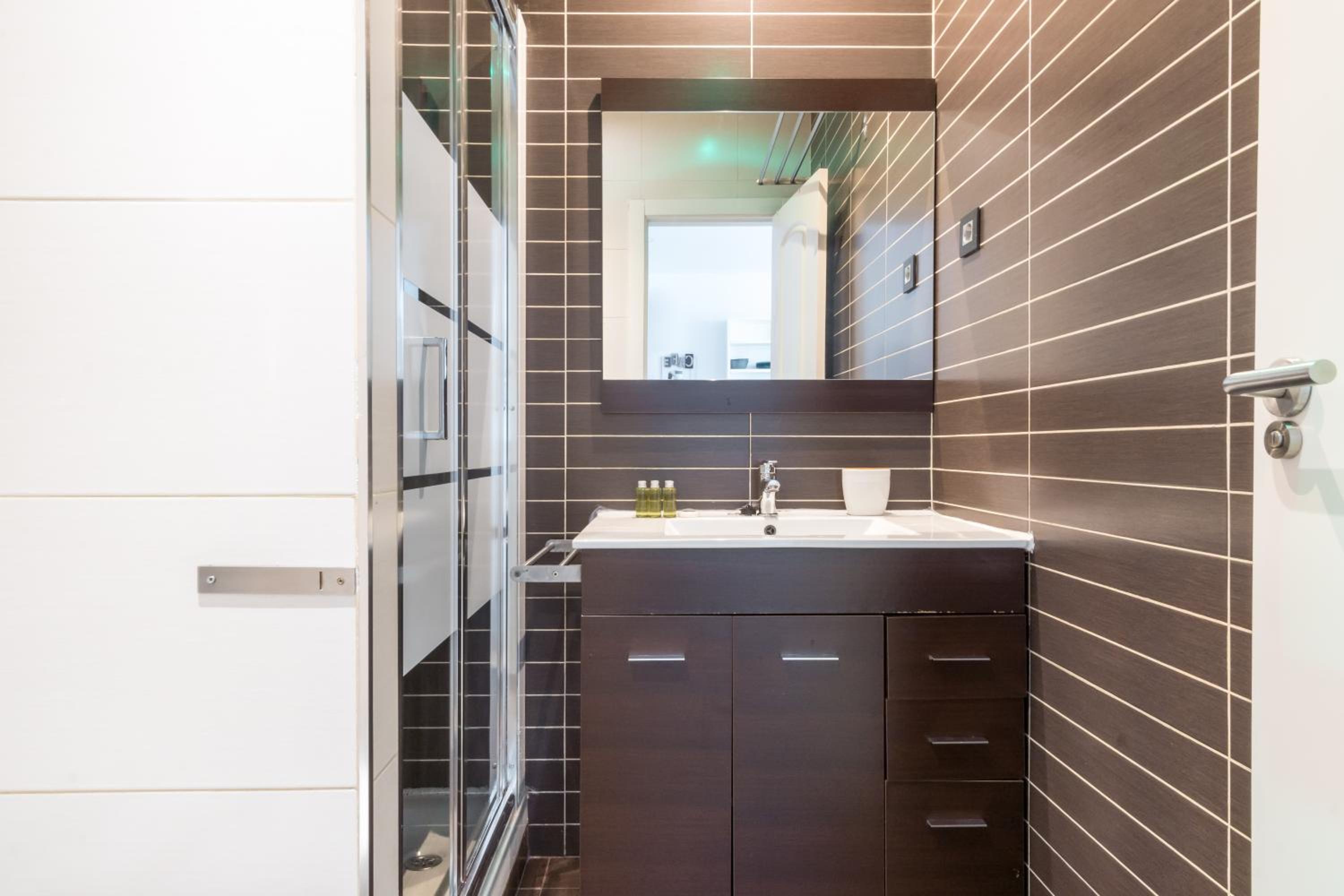 Bright Modern -1Bedroom 1Bath -Cuatro Caminos photo 3