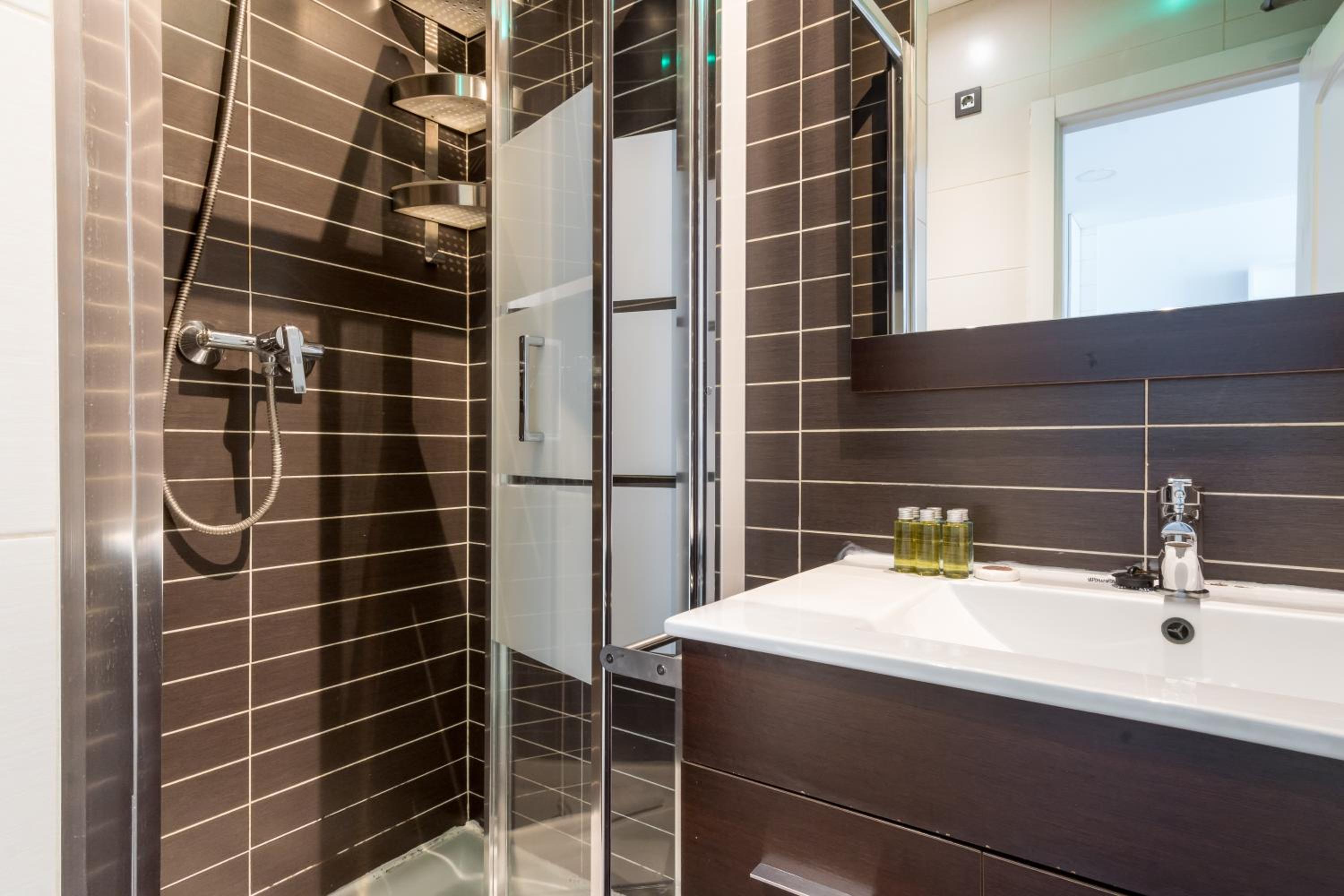 Bright Modern -1Bedroom 1Bath -Cuatro Caminos photo 5