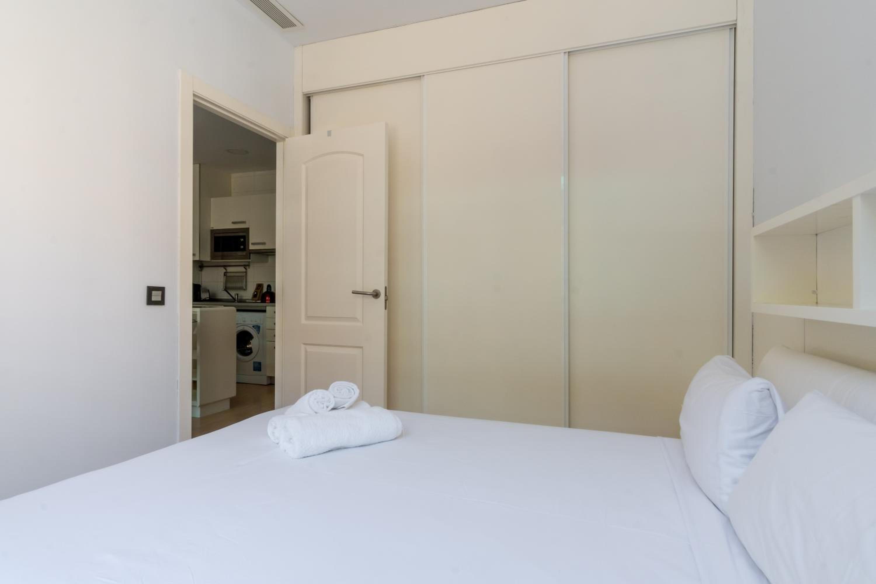 Bright Modern -1Bedroom 1Bath -Cuatro Caminos photo 4