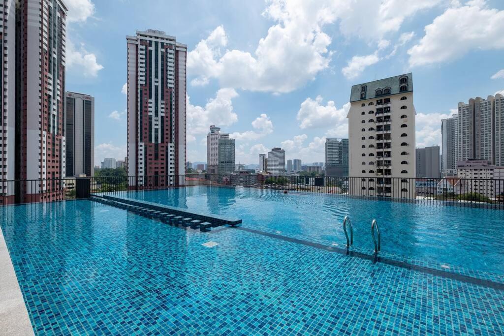 Chambers near PWTC SunwayPutra KLCC InfinityPool