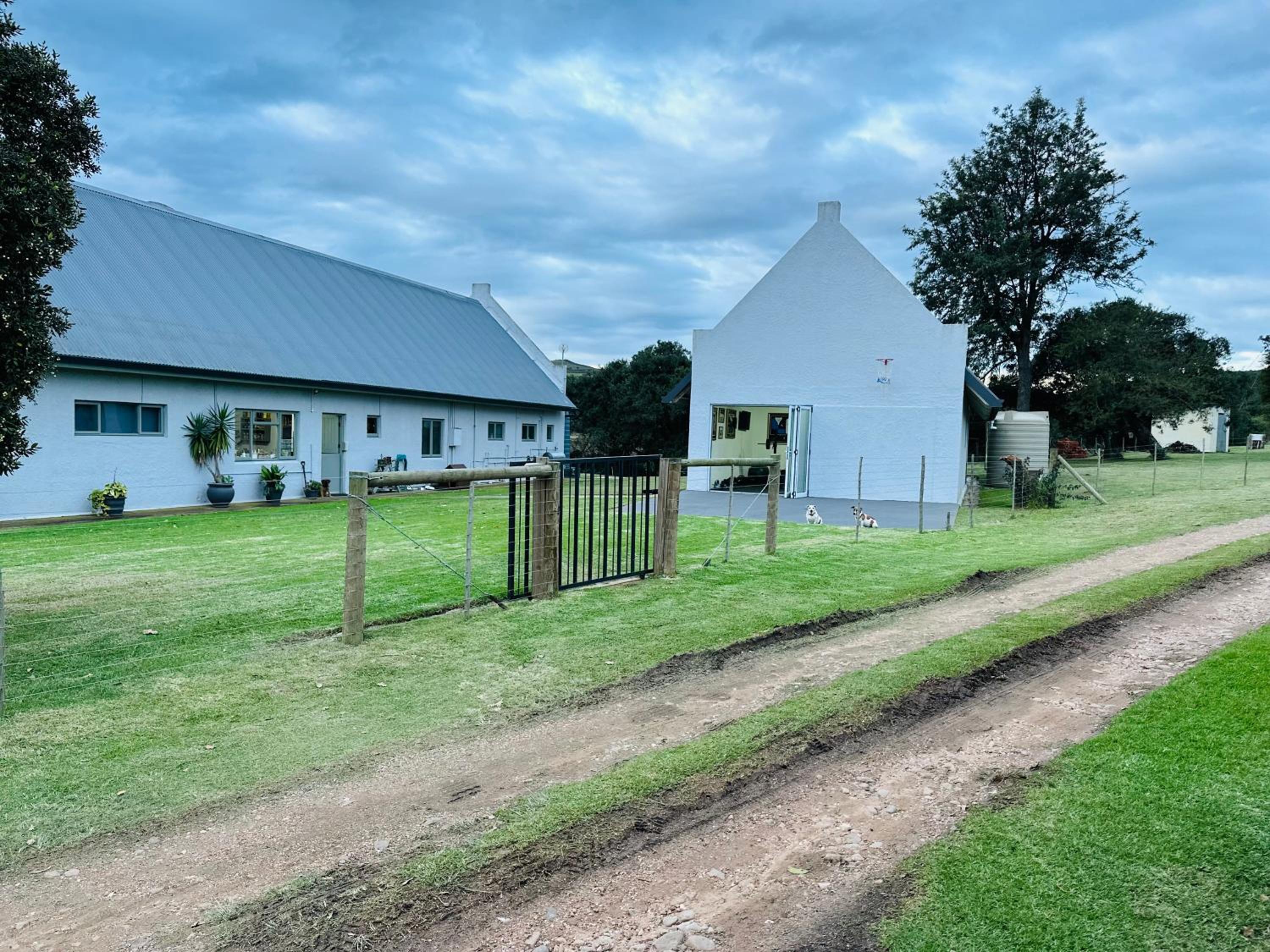 Uys Cottage on 79 view 3