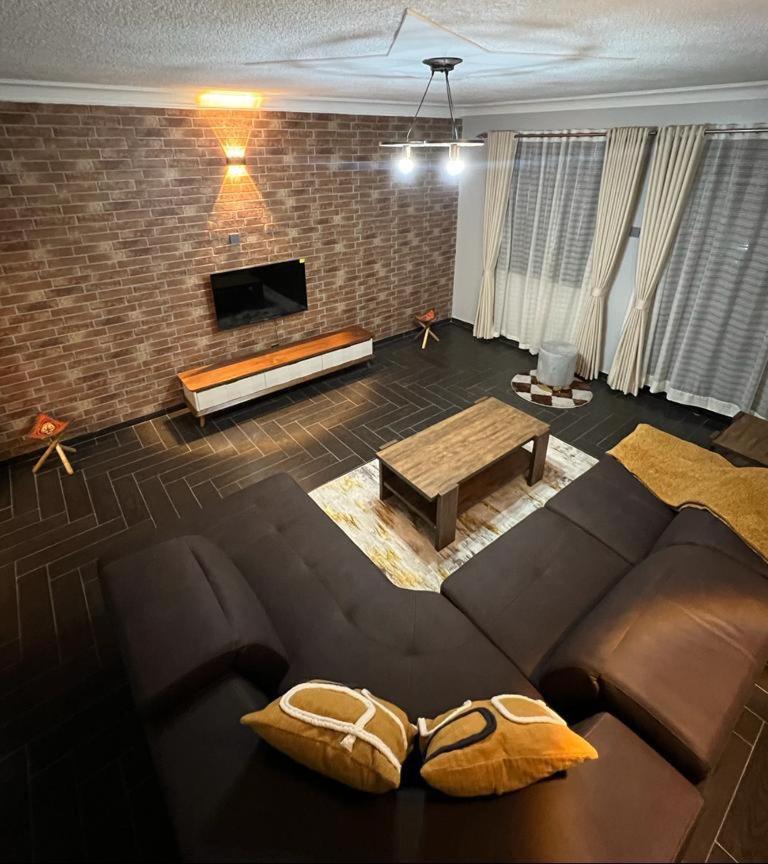 COZY APARTMENT