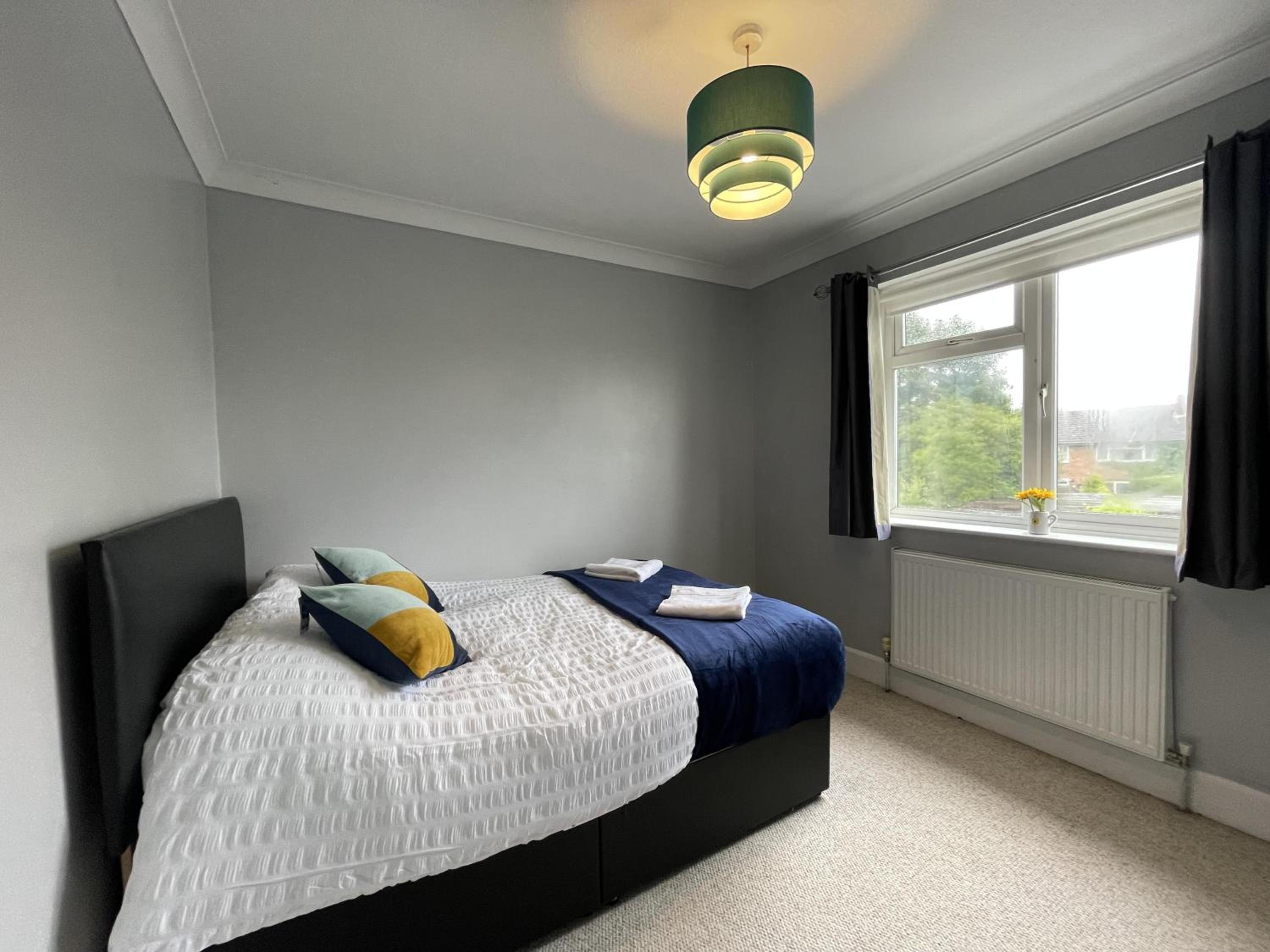 Luxurious Kitchen Lrg Bedrooms Holiday FreeParking view 5