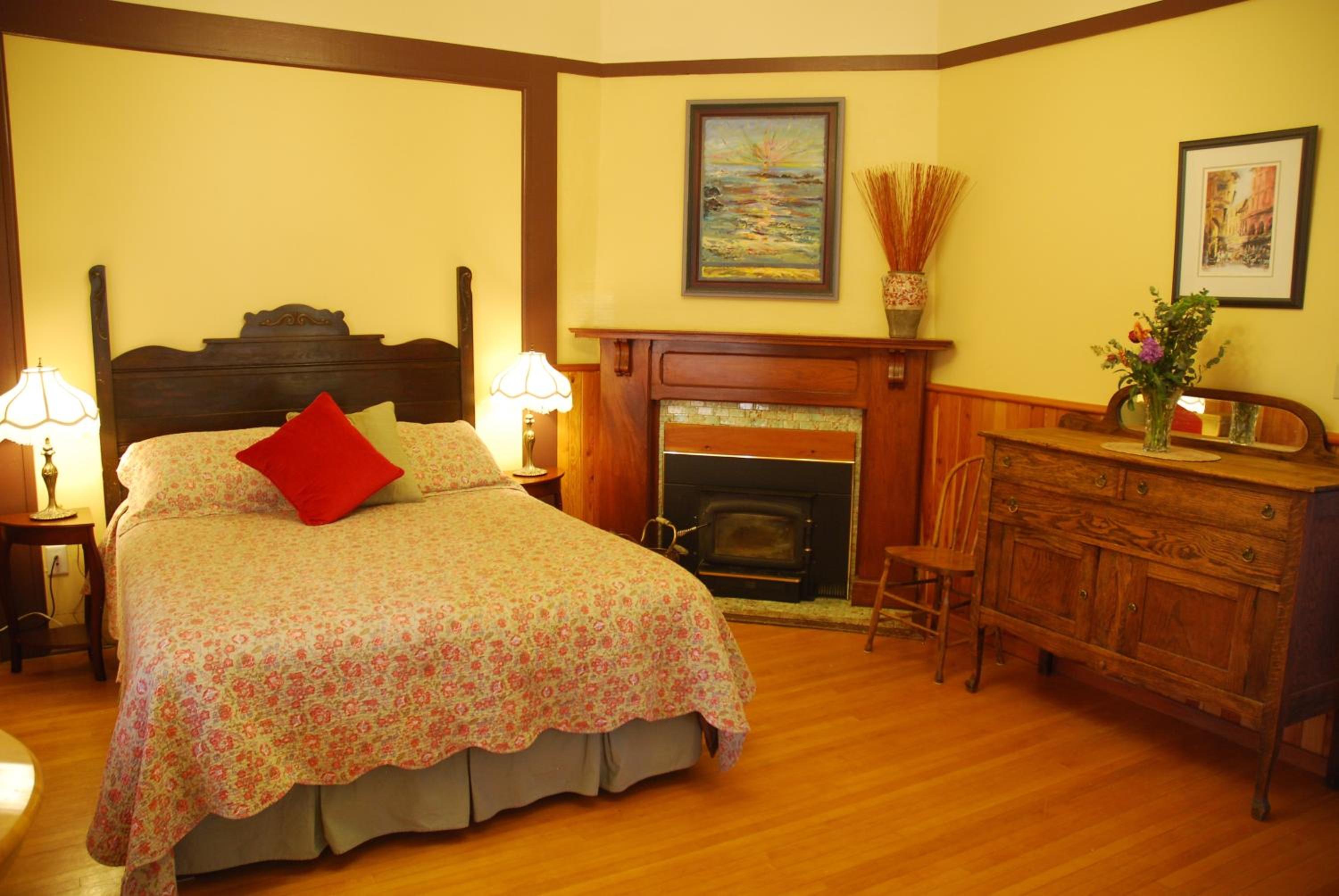 Victoria Falls House Inn