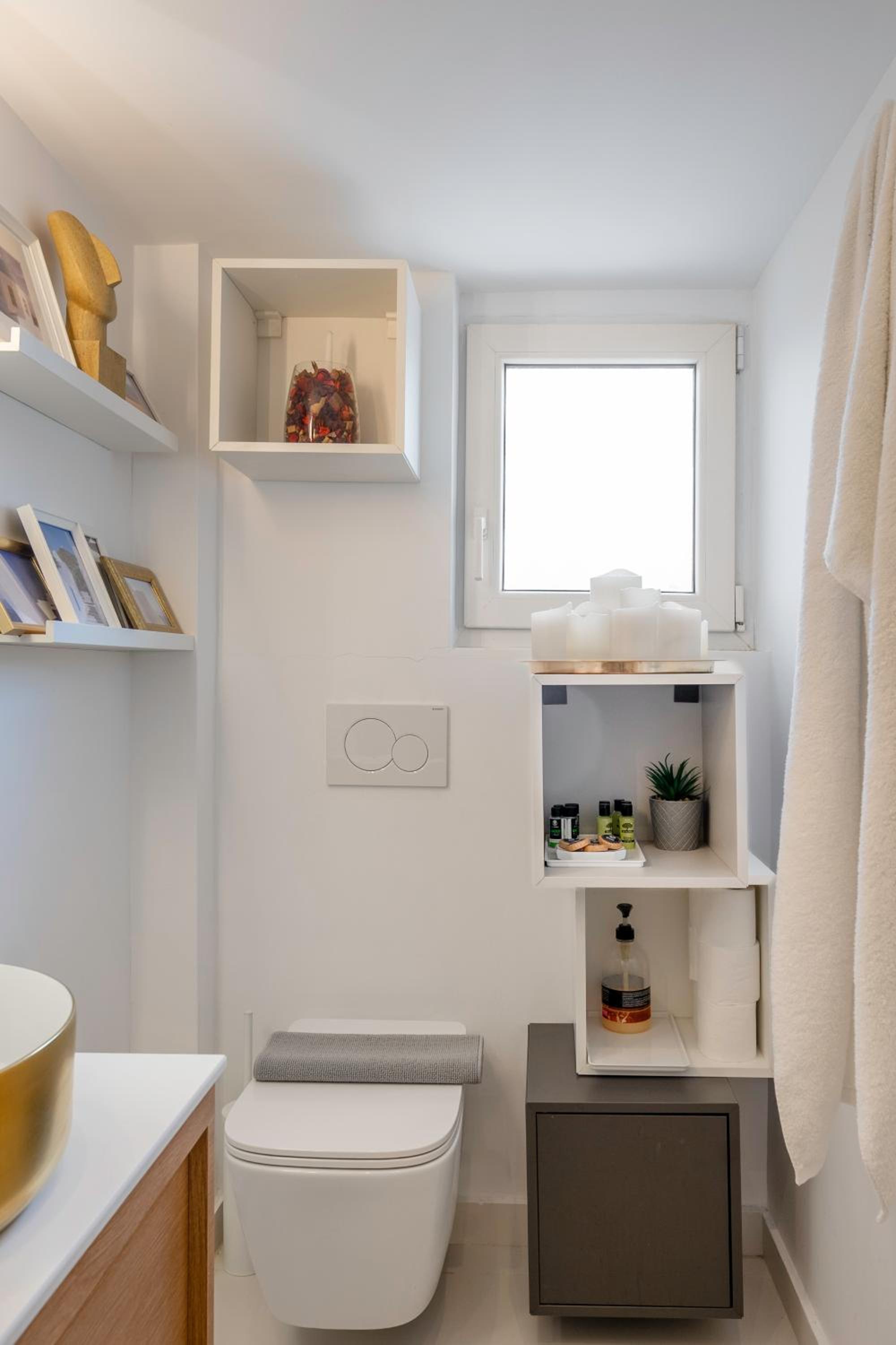 The Owl Gazi 1 BDRM Penthouse