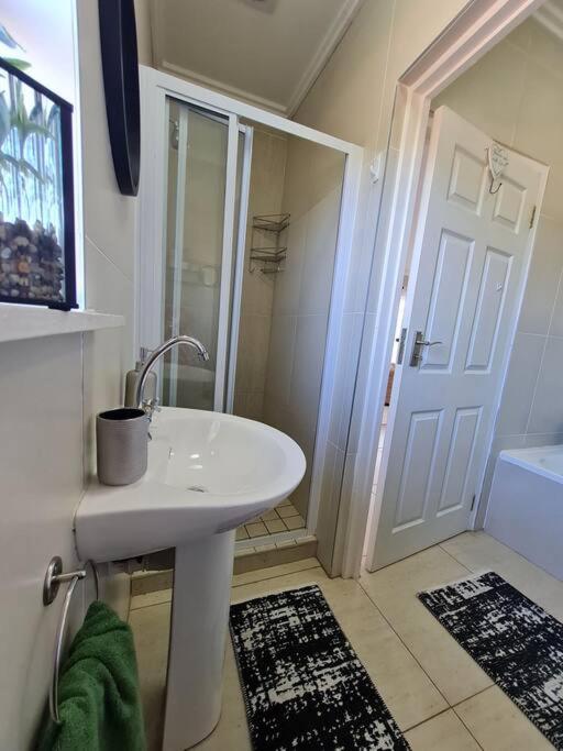 Bright spacious self-catering studio view 3