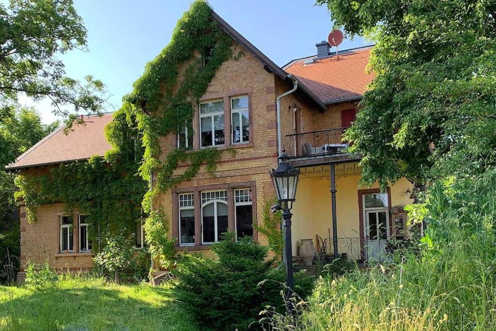 Herrschaftliches Apartment in historischer Villa