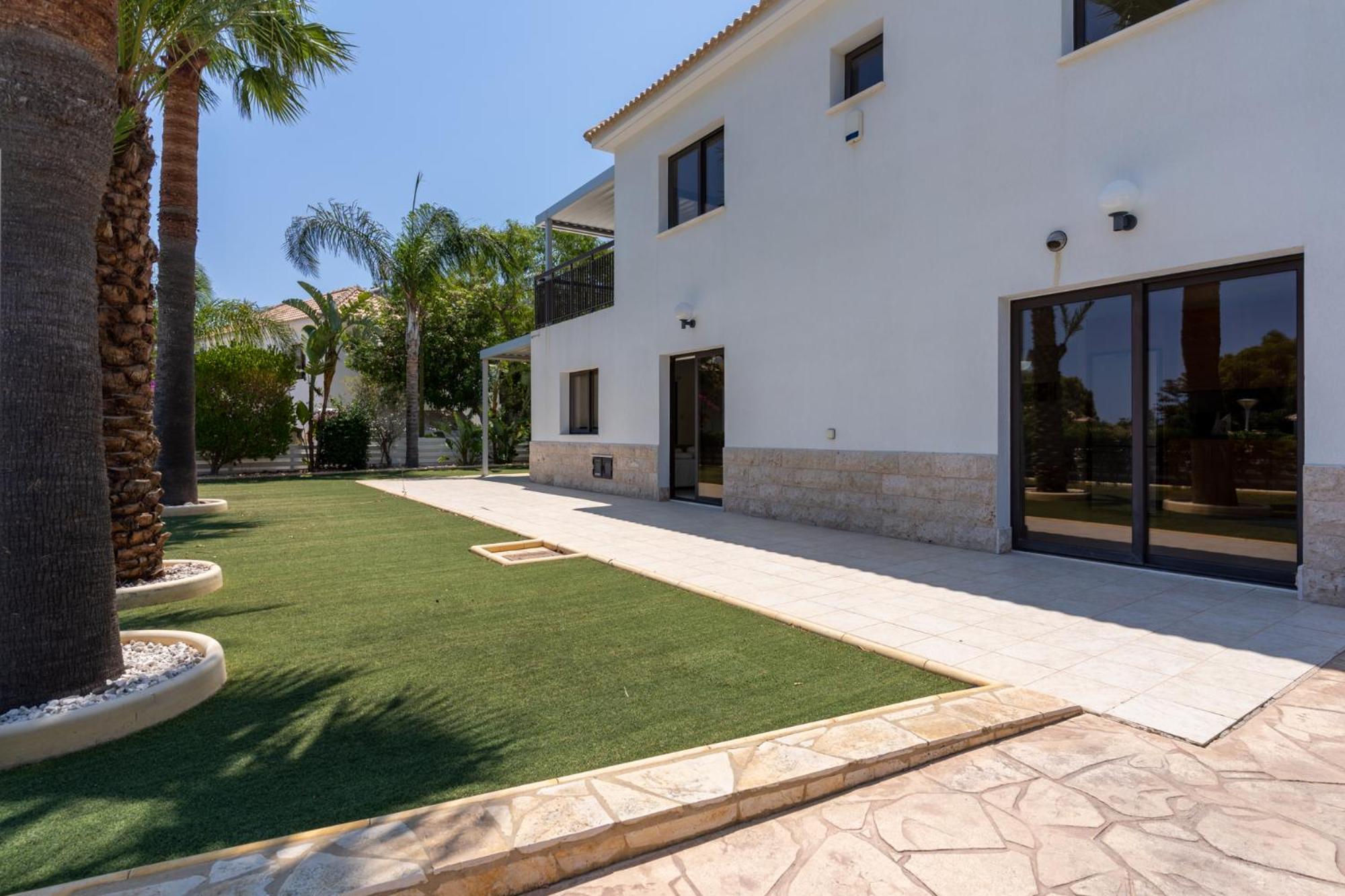 Lime 3-Bedroom Villa in Protaras