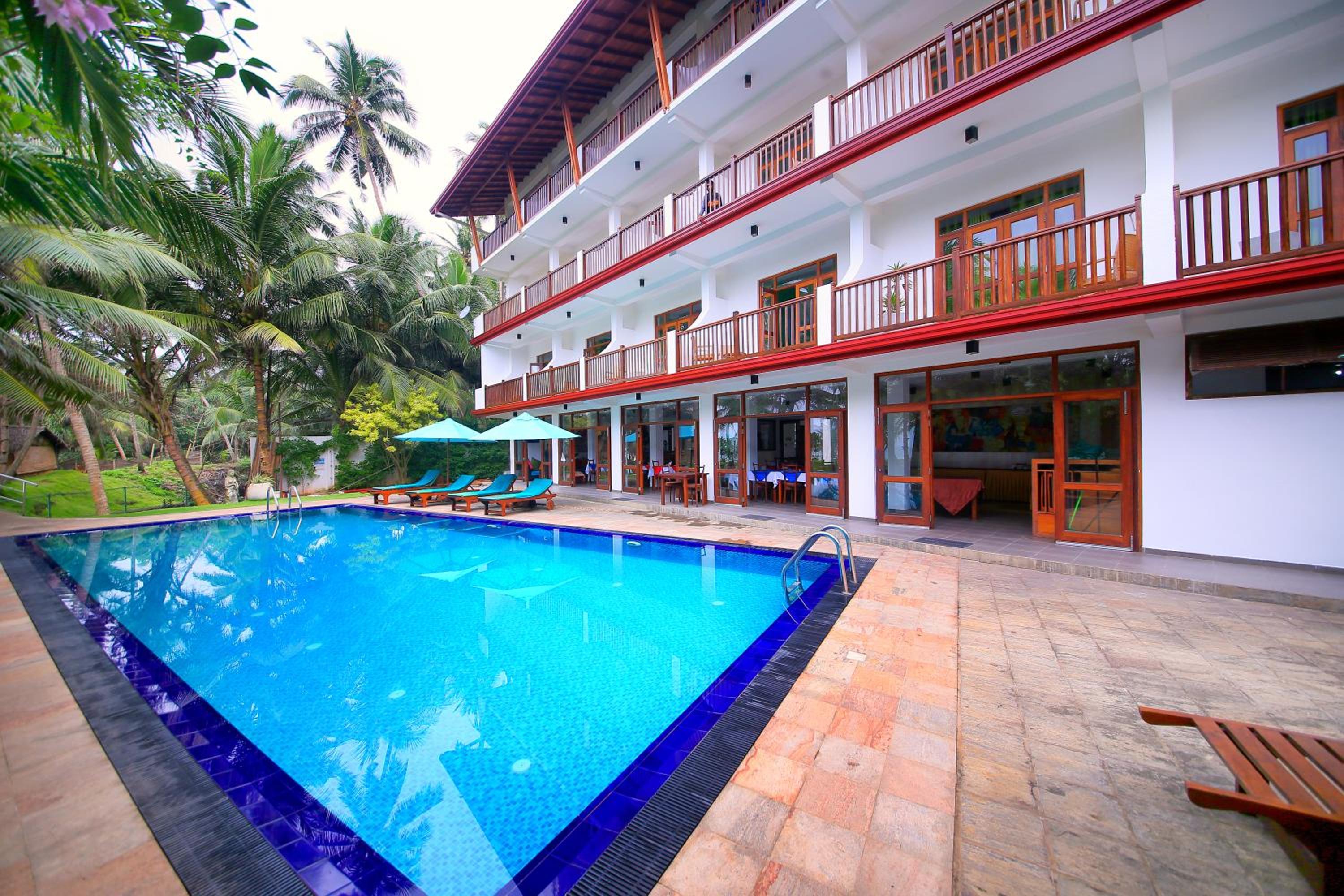 Rockside Beach Resort