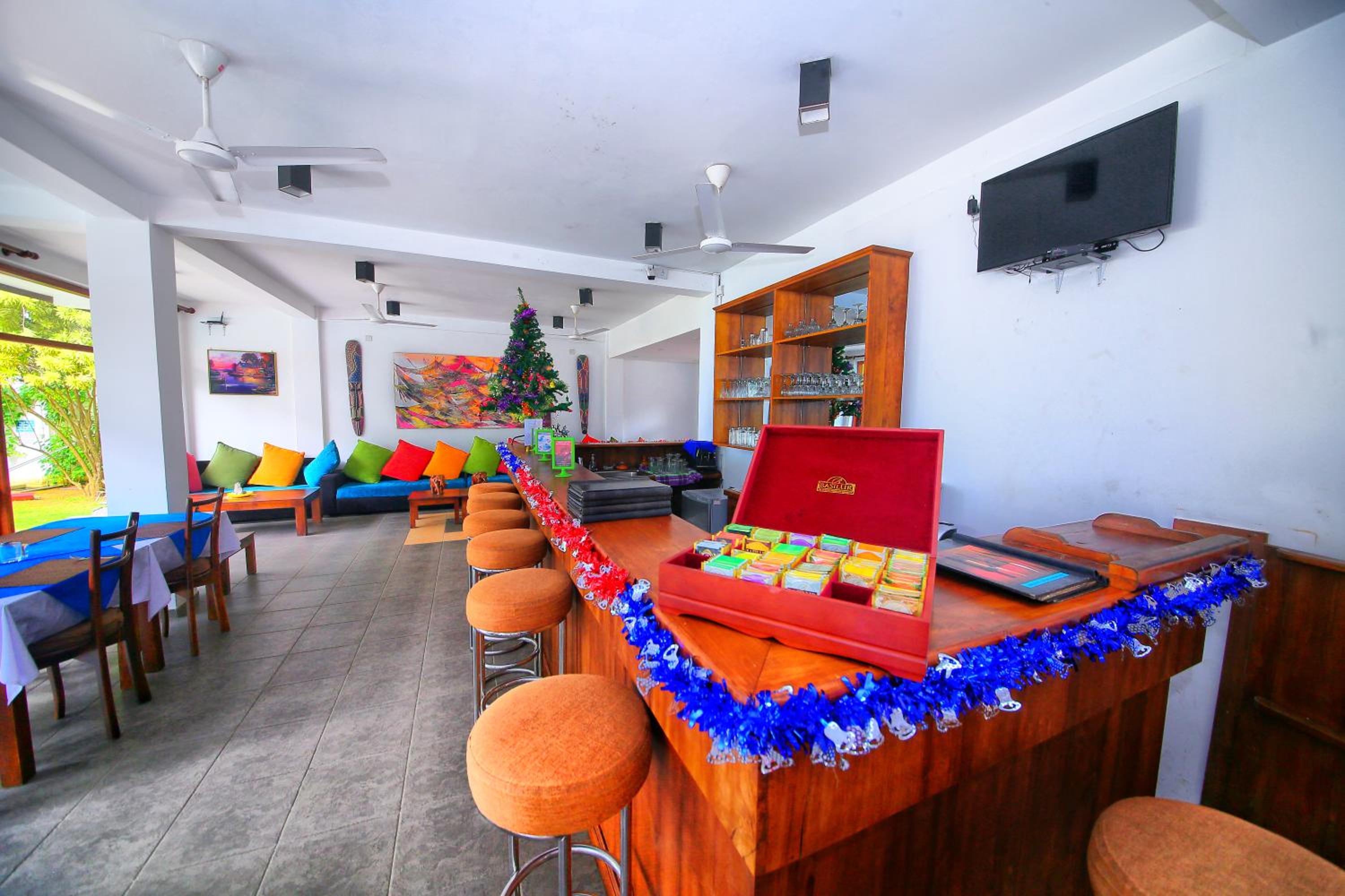 Rockside Beach Resort