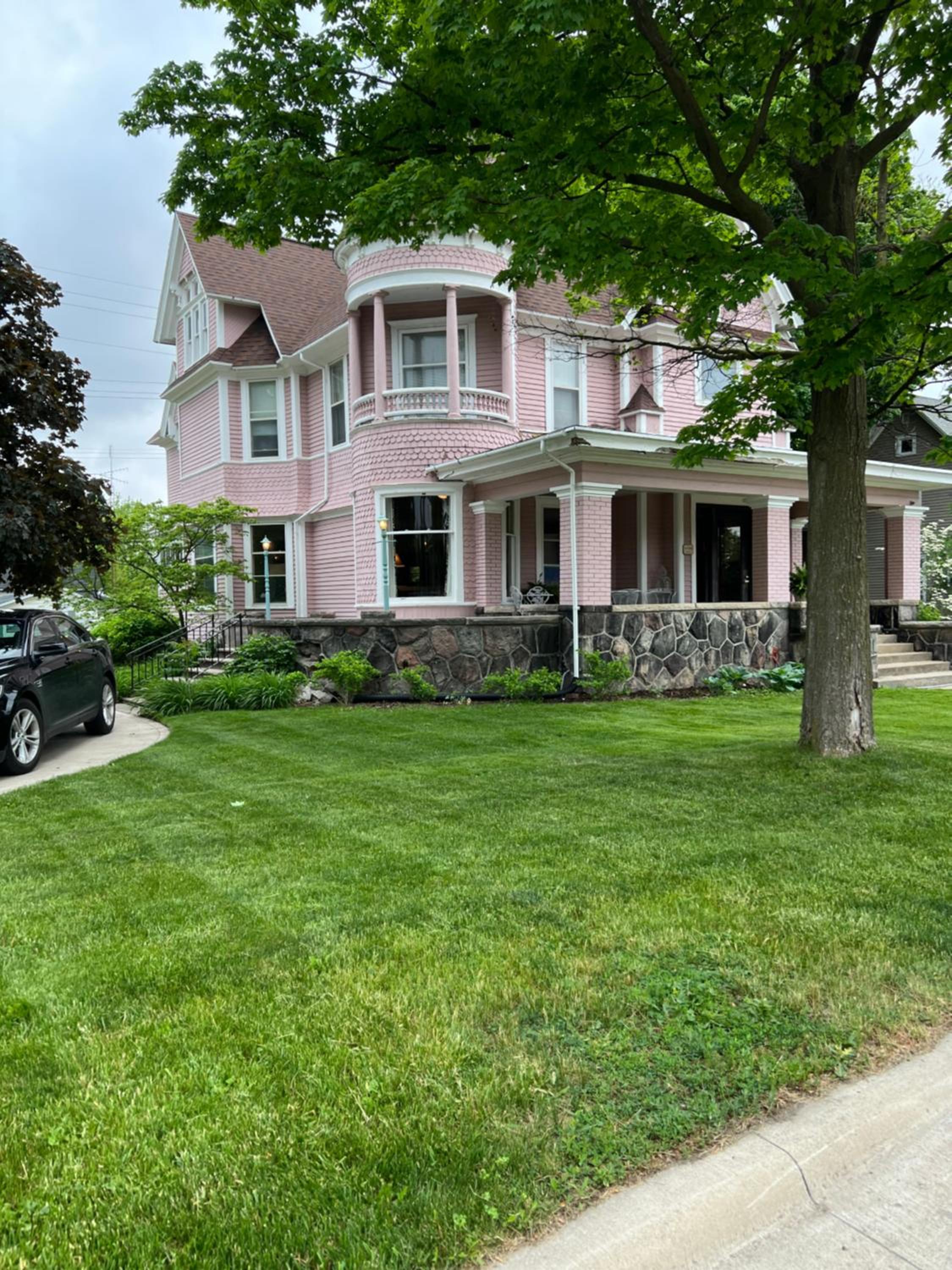 Market St Manor Bed and Breakfast view 2