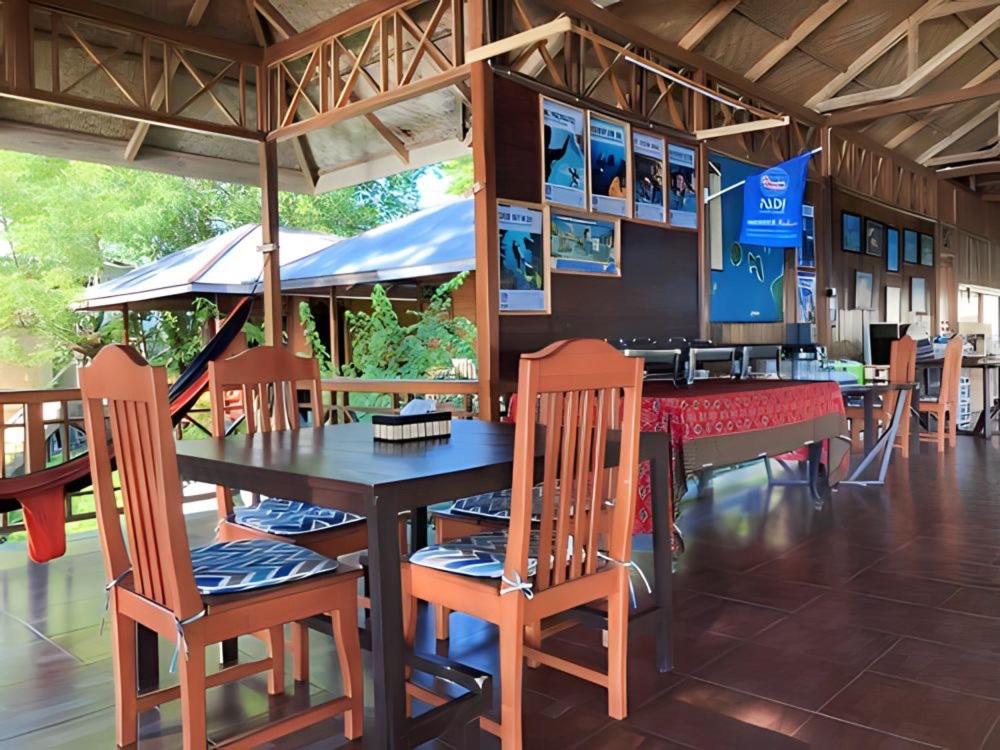 MosalCaroles Bunaken