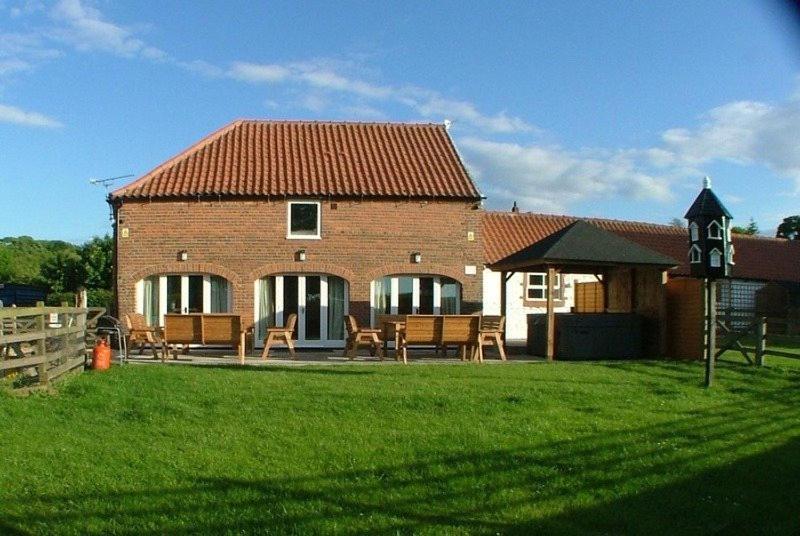 Hotel Manor Farm Holiday Cottages - Image 1