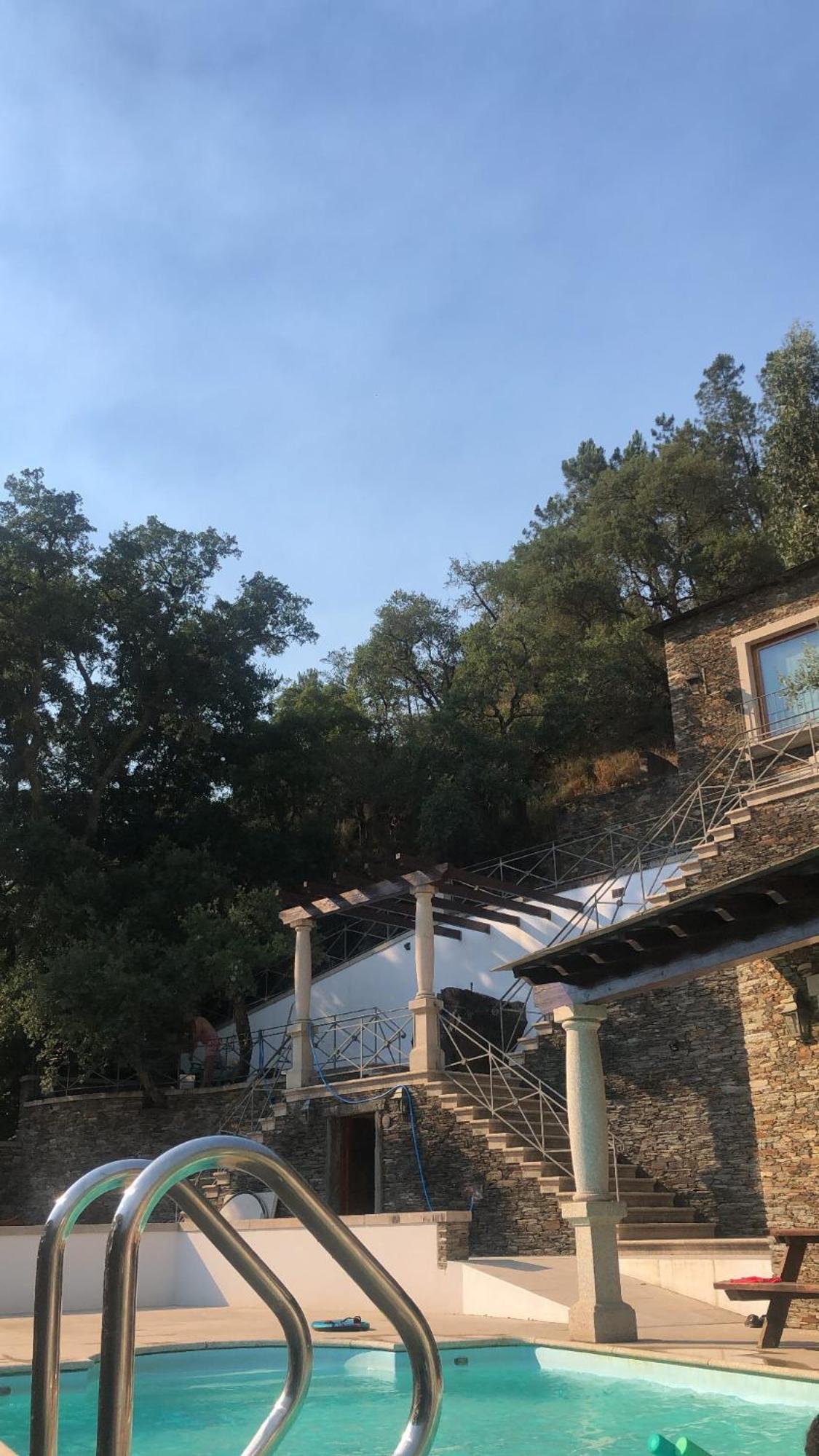 Aguilhões River House